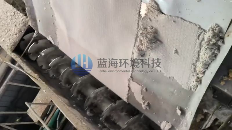 廣西仙鶴新材料丨雙網轉鼓擠漿機使用現(xiàn)場